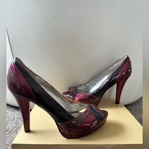 Carlos by Carlos Santana Fuchsia and Black Snakeskin Heels